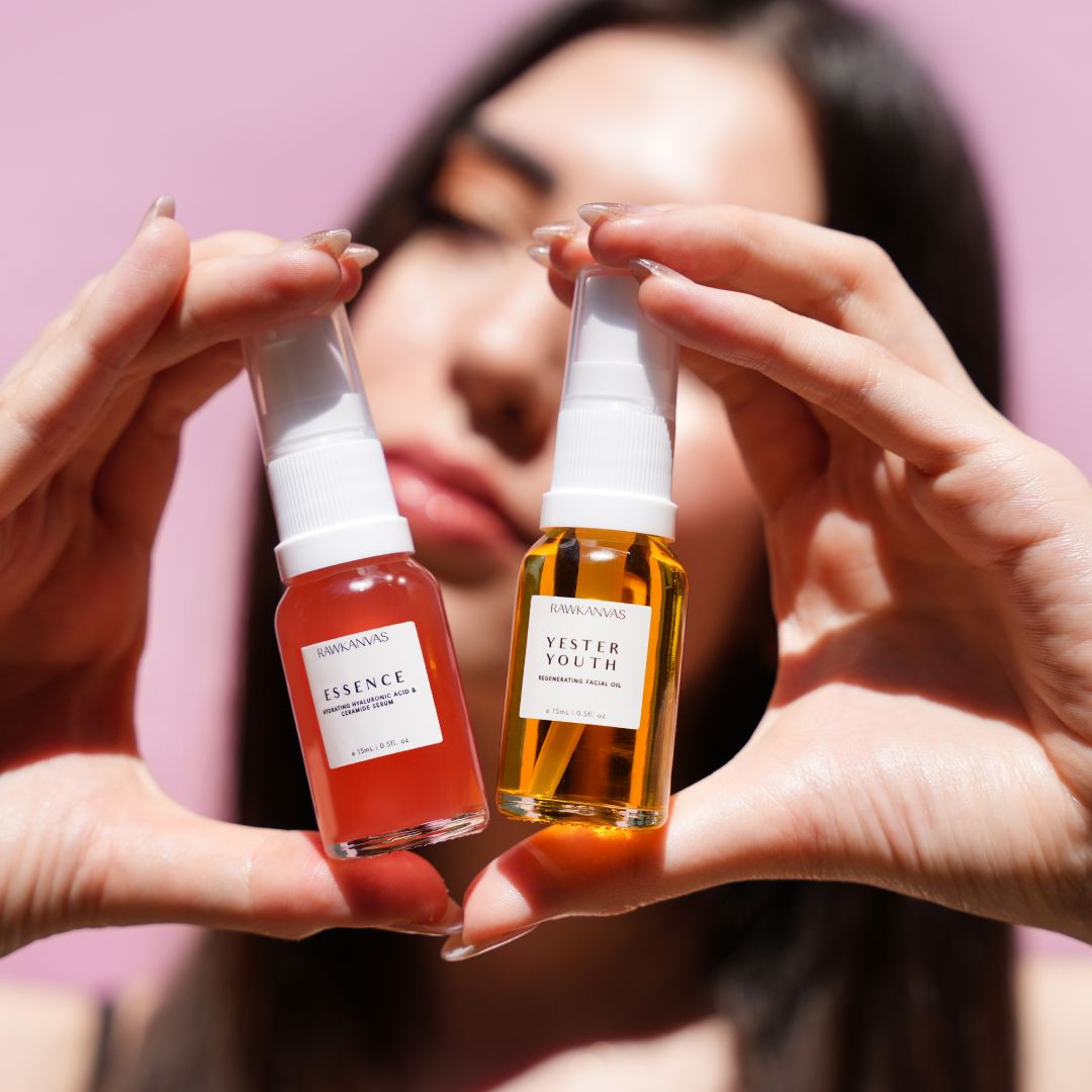 Mini Essence: Hydrating Hyaluronic Acid & Ceramide Serum