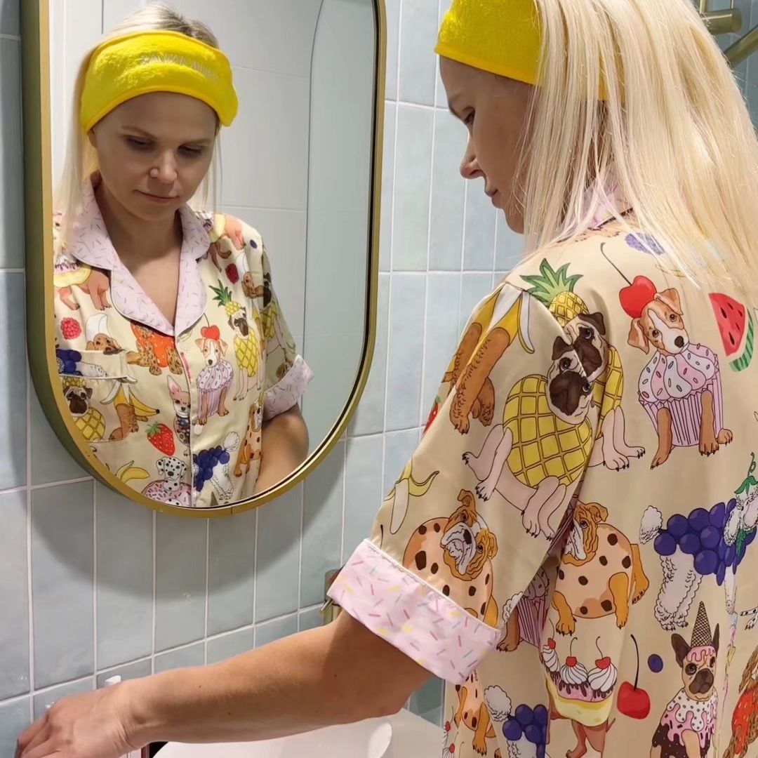 The Foundation: Smoothing Retinol & Vitamin C Lotion